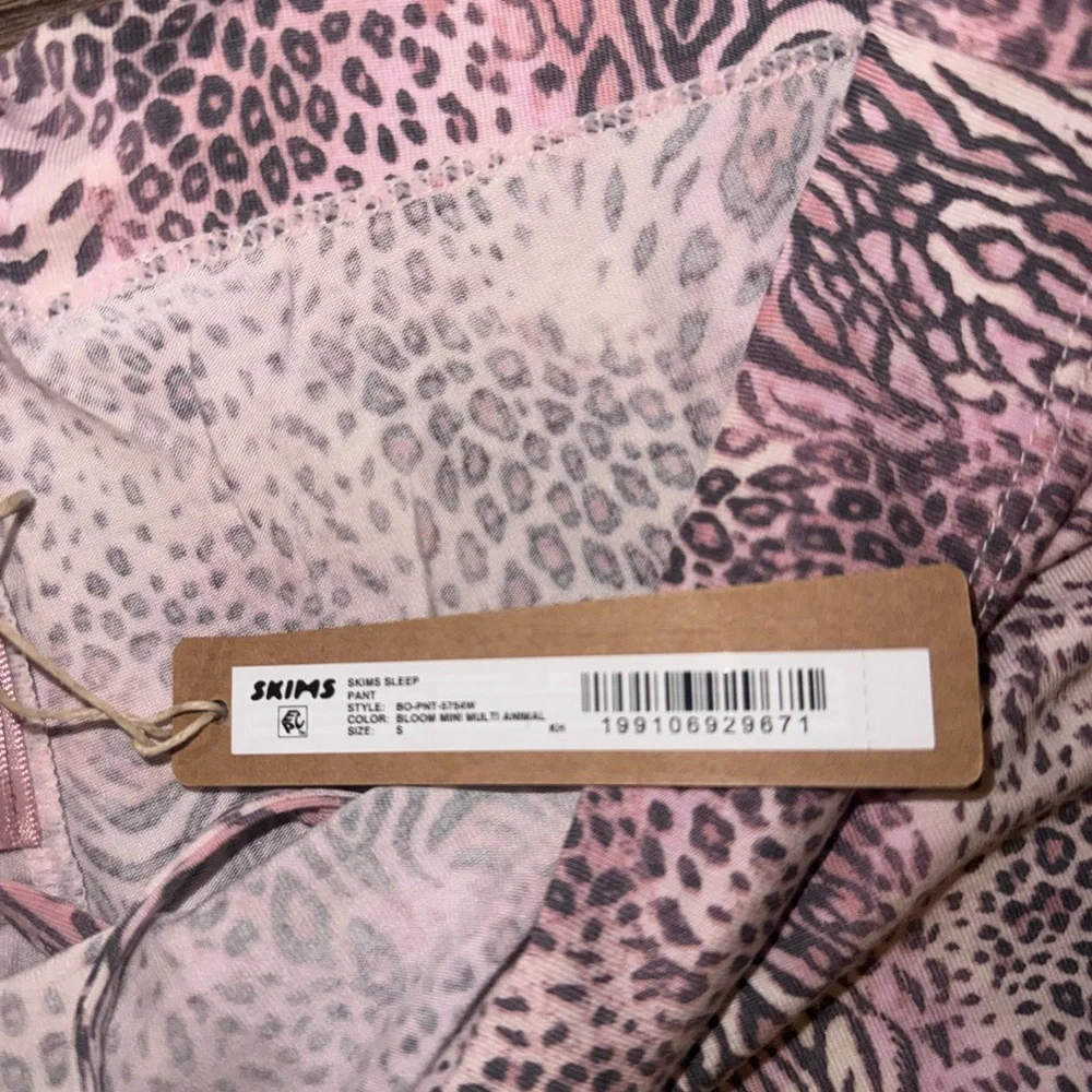 NWT SKIMS Sleepwear Set Tank/Pants Bloom in Mini Multi Animal - Picture 7 of 11